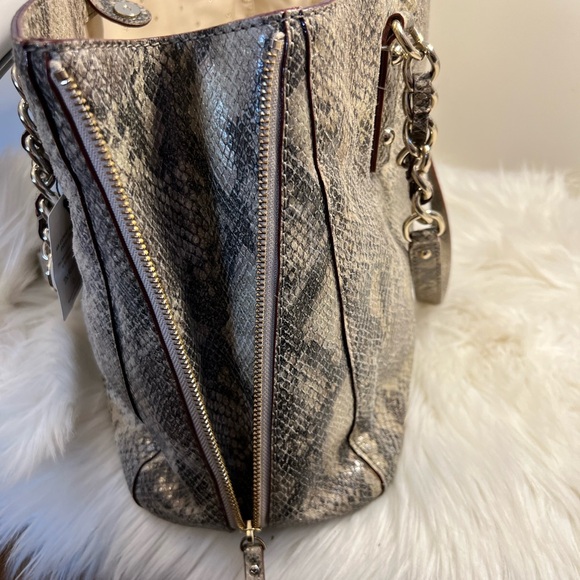 Snake print Tote - Picture 14 of 14